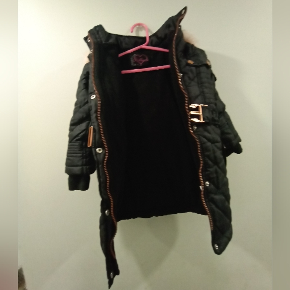 Belted Girl Black Puffer Jacket with Insulated Design